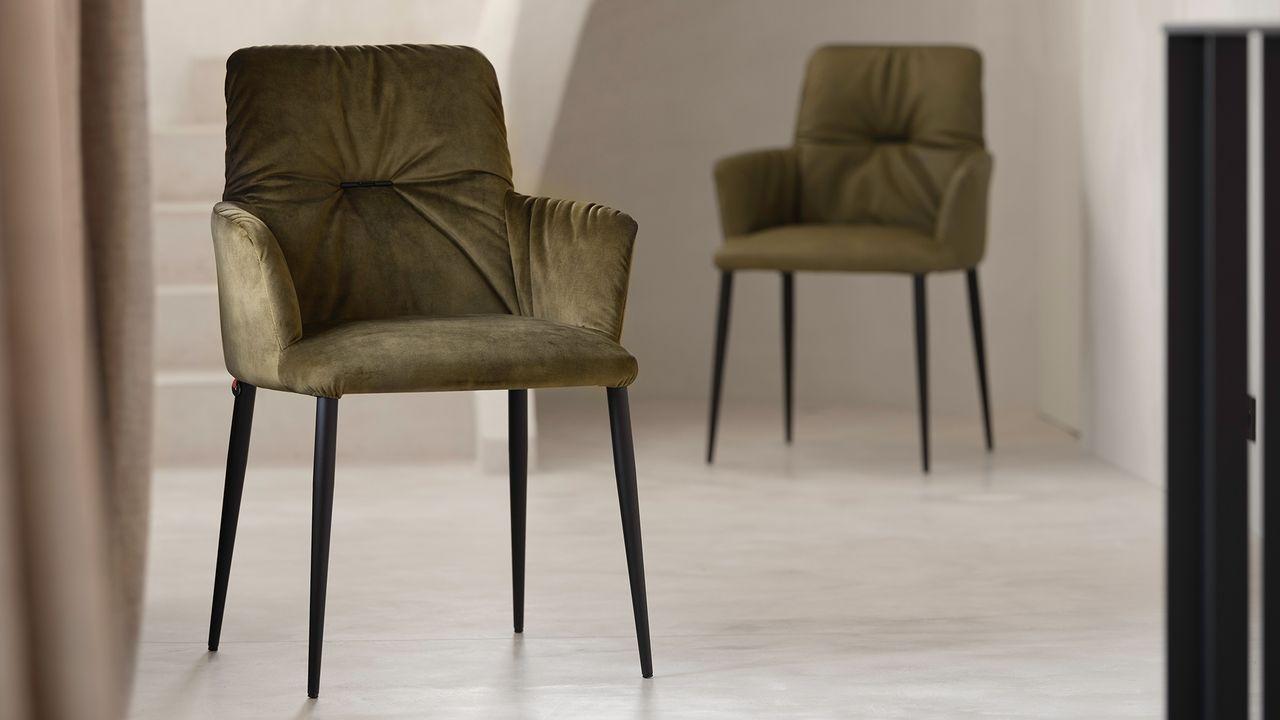 Chaise Aura avec accoudoirs piétement métallique, Mobitec