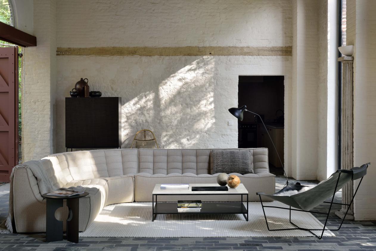 Table d&#039;appoint Cove en teck noir, Ethnicraft