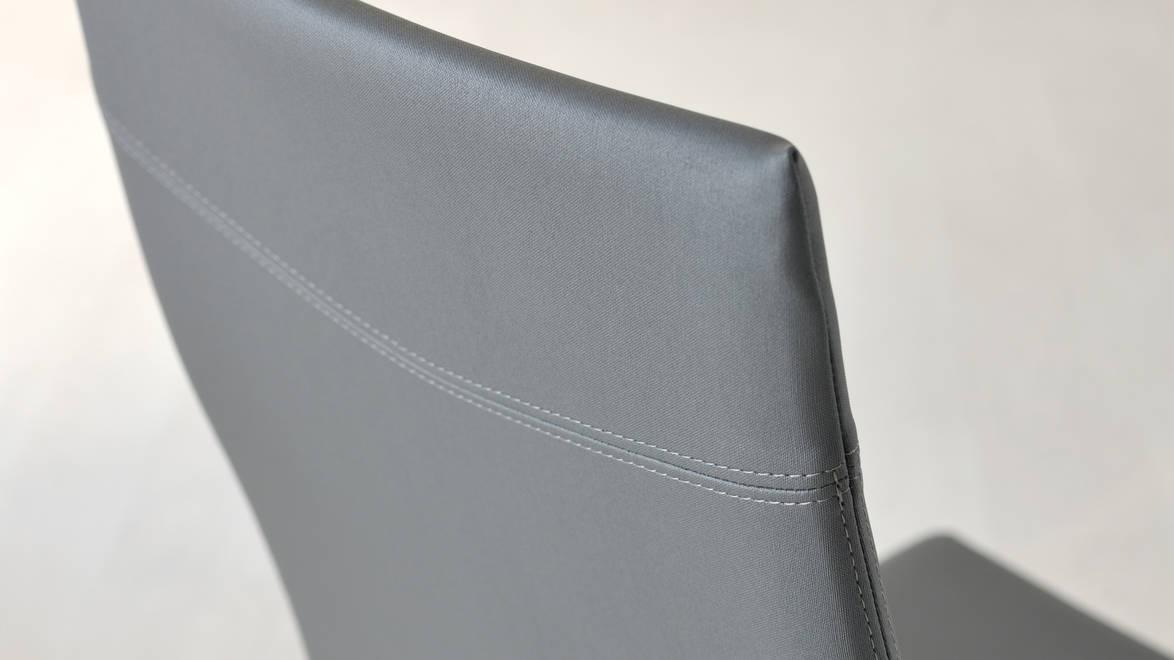 Lena Chaise, Airnova