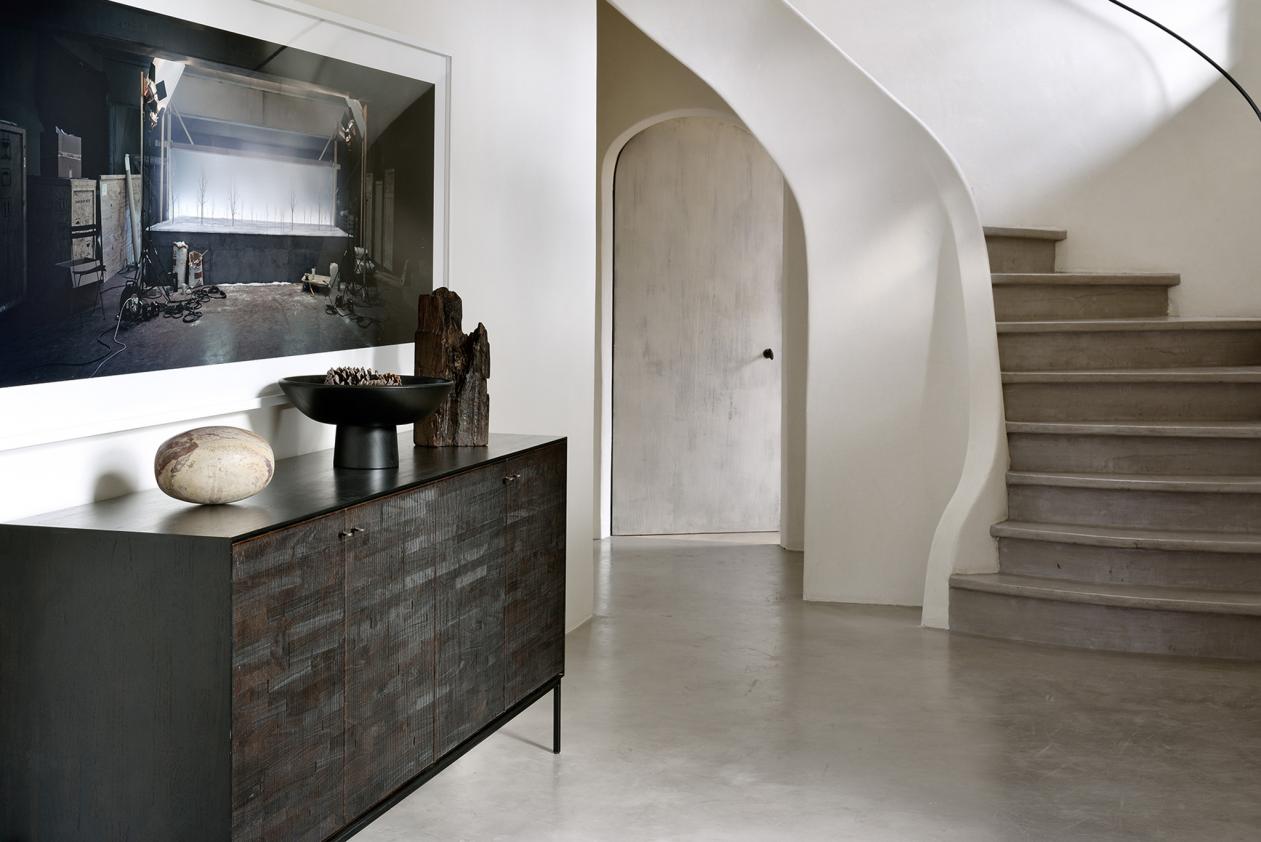 Buffet Grooves en teck noir 3 portes , Ethnicraft
