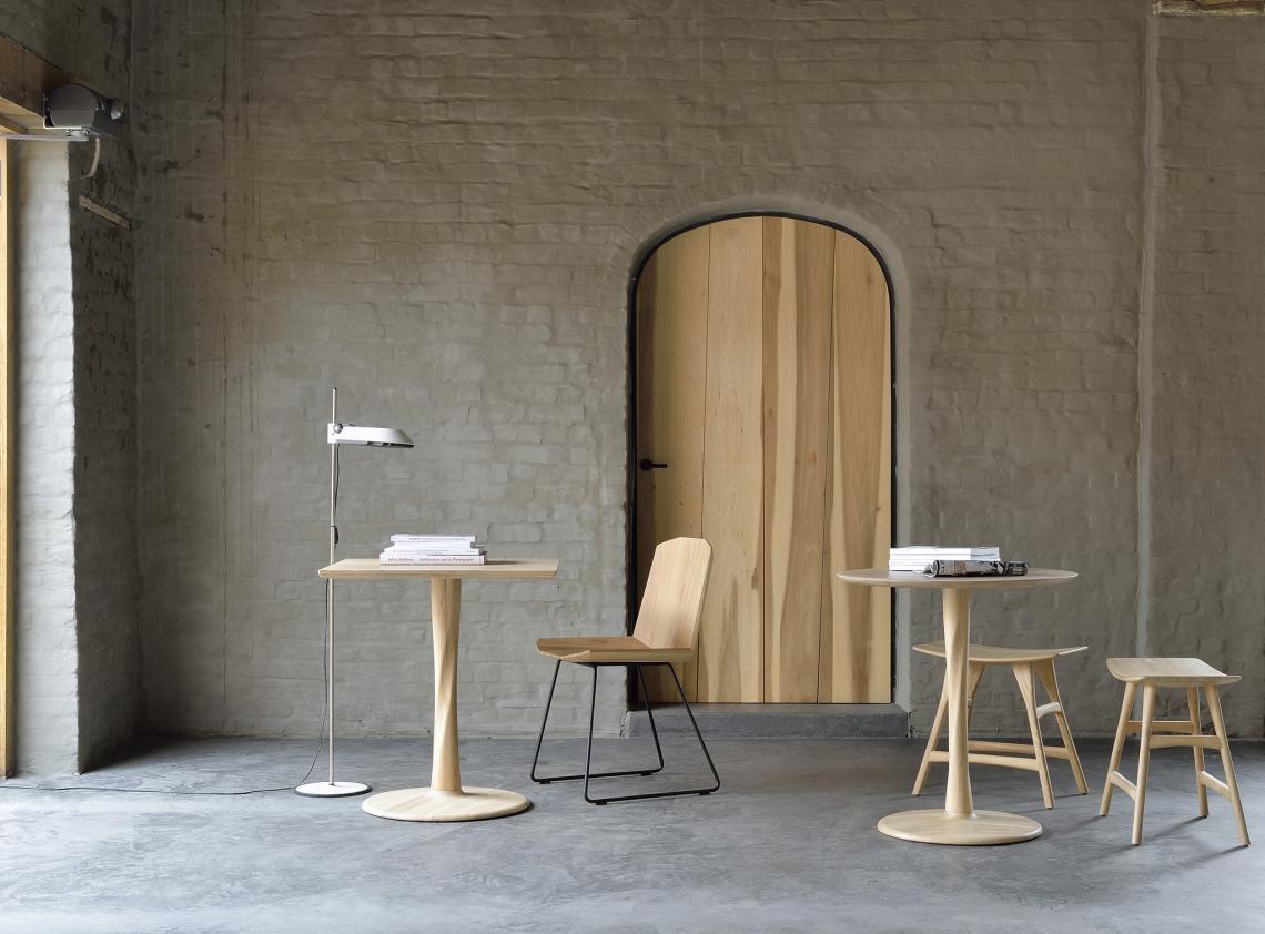 Table Torsion carrée en chêne, Ethnicraft