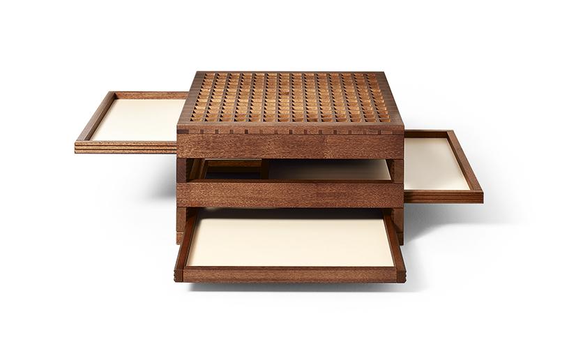 Table basse Tetra, Sculptures jeux