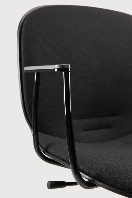 La chaise de bureau RBM Noor - avec accoudoirs - noire, Ethnicraft