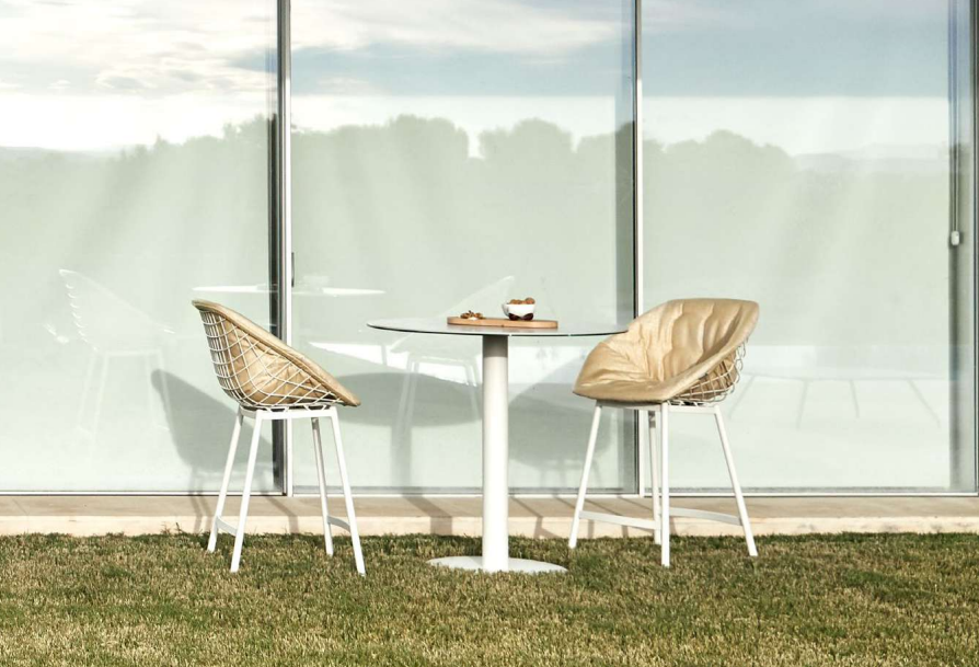 Table LEMON avec pied central, Musola