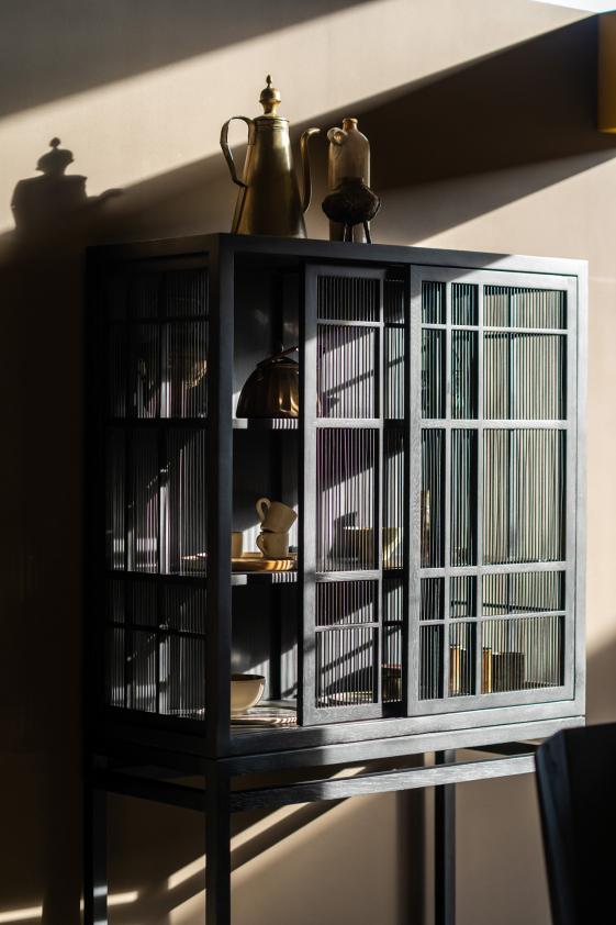 Armoire Burung en chêne noir, Ethnicraft