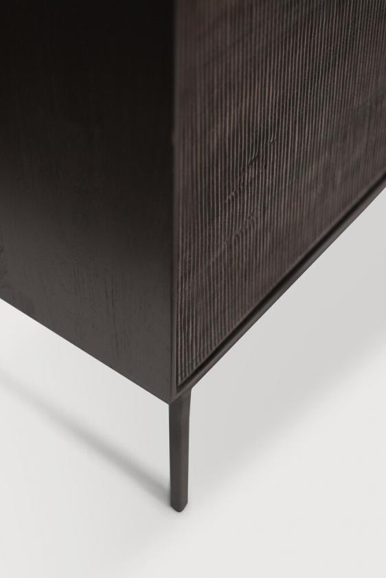 Buffet Grooves en teck noir 4 portes, Ethnicraft
