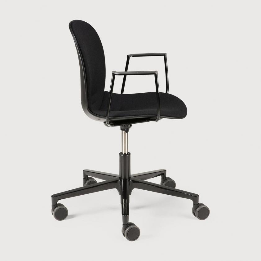 La chaise de bureau RBM Noor - avec accoudoirs - noire, Ethnicraft