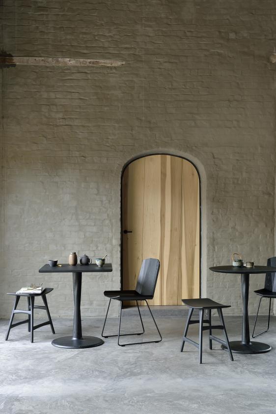 Table Torsion carrée en chêne, Ethnicraft