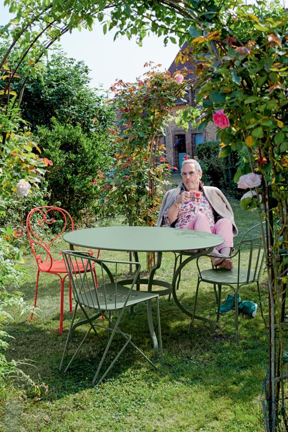Chaise bridge Flower perforé, Fermob