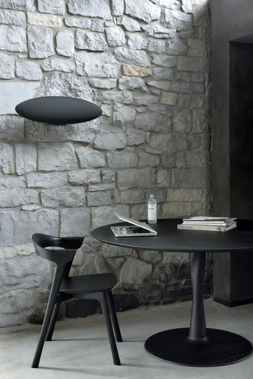 Table en chêne noir Torsion, Ethnicraft