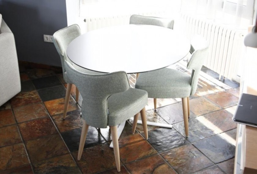 Chaise Mili &amp; Lalo, Fama