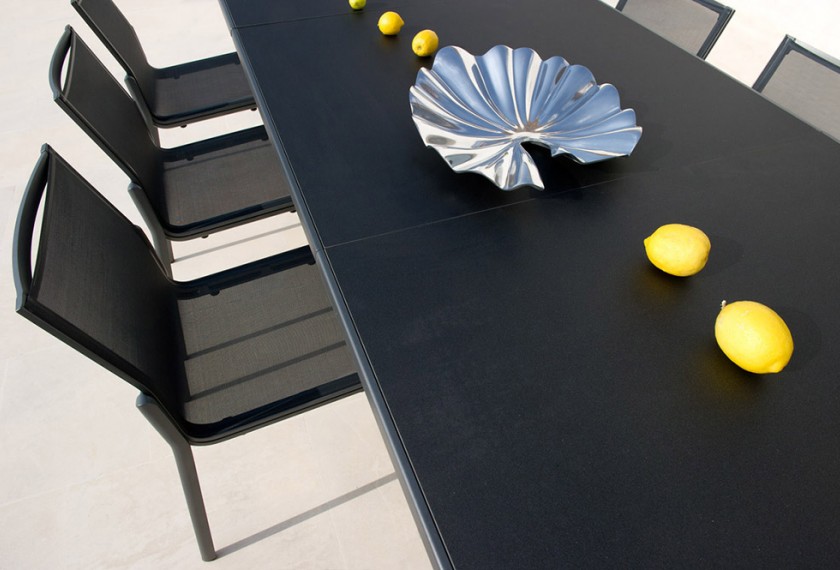 Fauteuils et chaises Koton empilables, Les Jardins 
