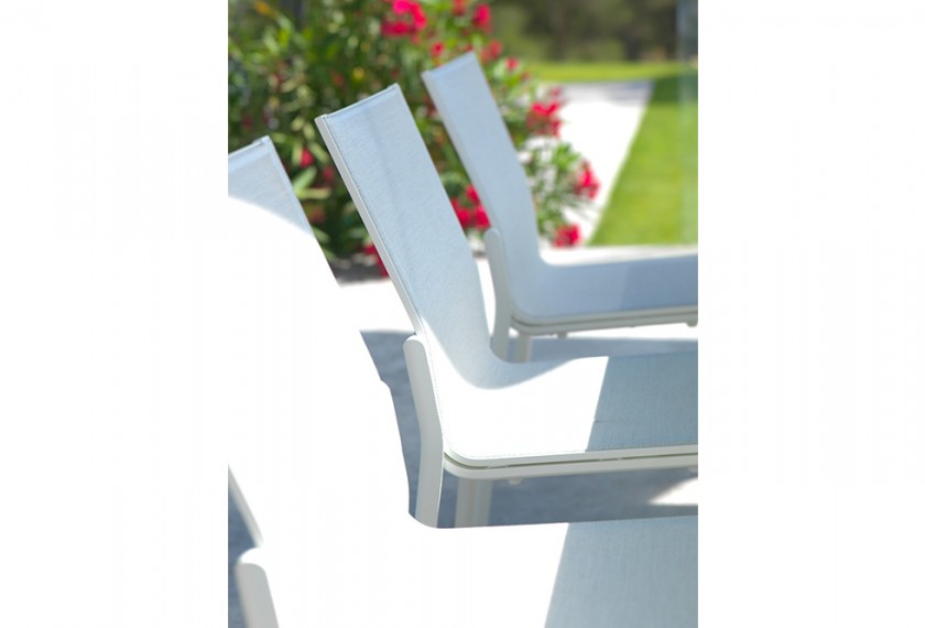 Fauteuils et chaises Koton empilables, Les Jardins 